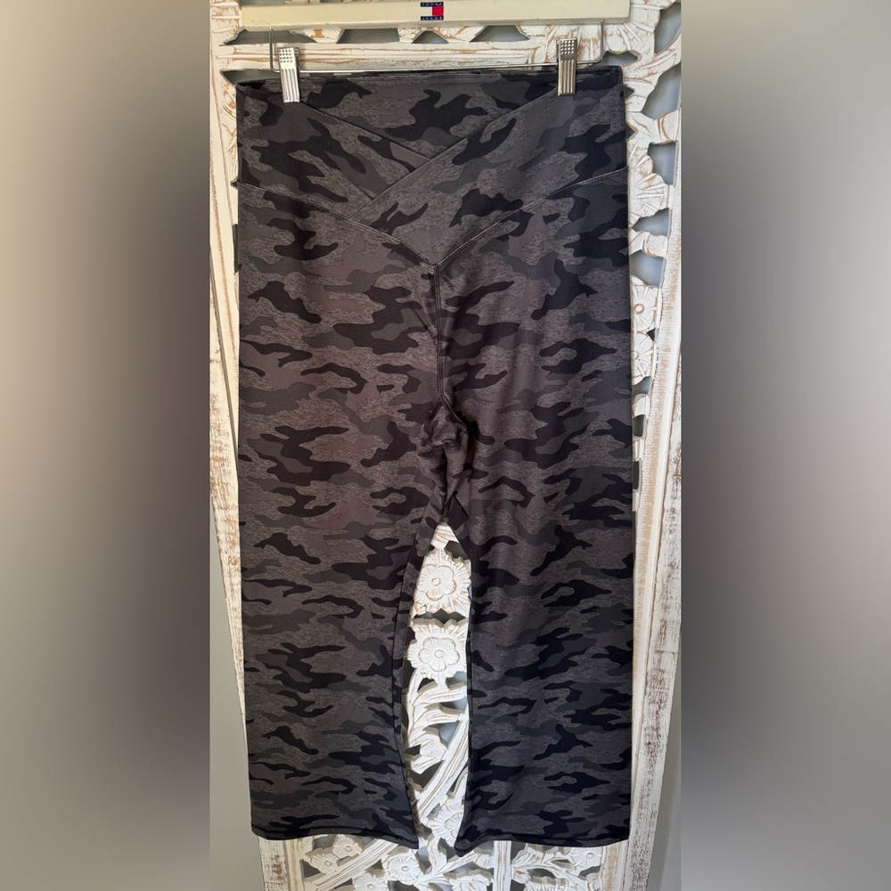 PINK Victoria's Secret Gray Camo Leggings Bootcut